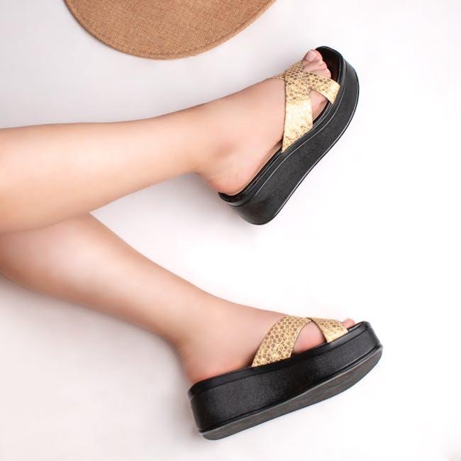 On-Trend Platforms